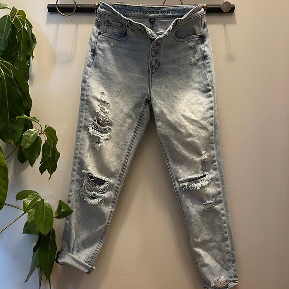 American Eagle High-Waisted Distressed Mom Jeans | 0 Regular, Button Fly, Light - Picture 2 of 8